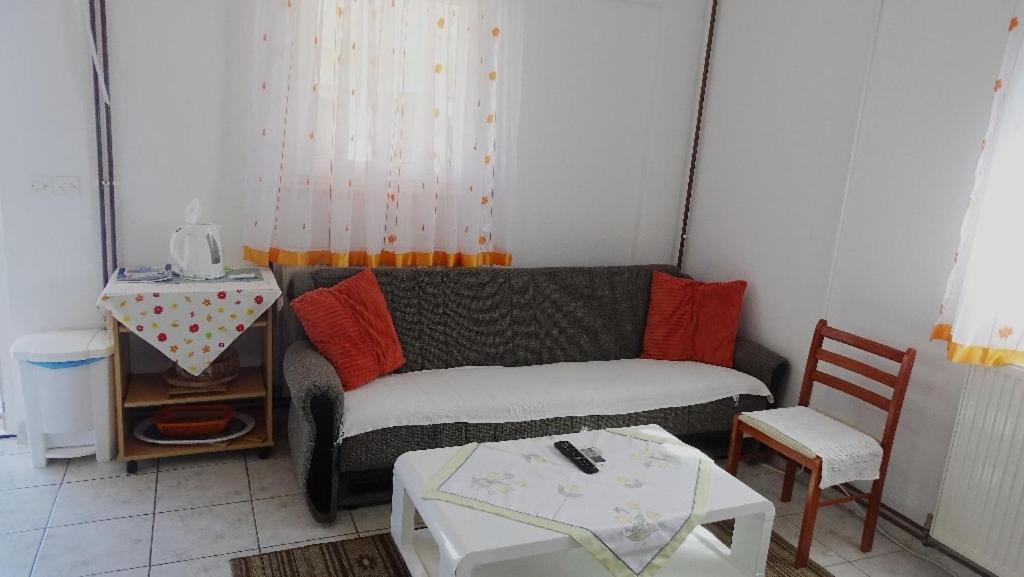Studio Apartman I Mali Apartman Vir Exterior photo