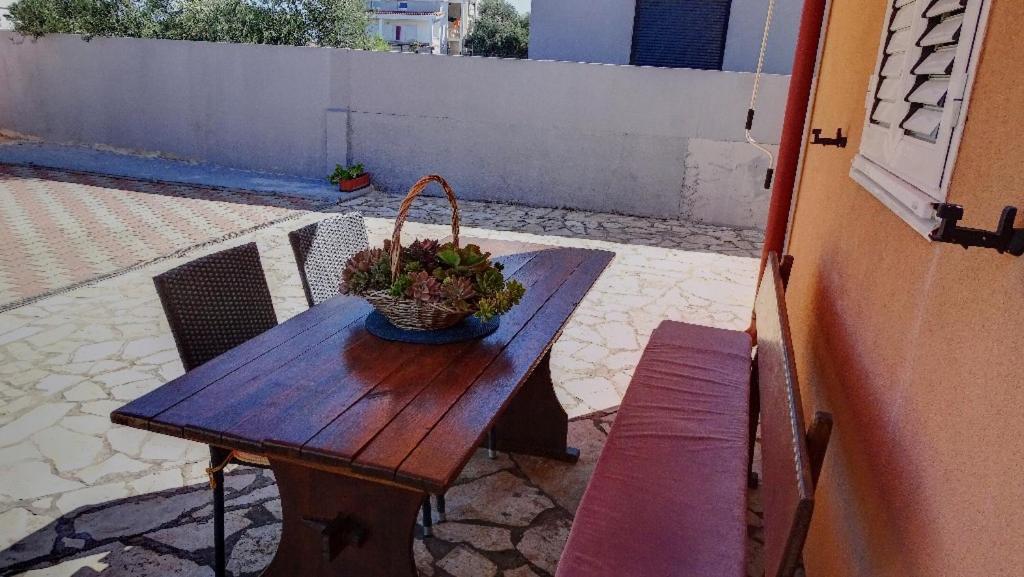 Studio Apartman I Mali Apartman Vir Exterior photo