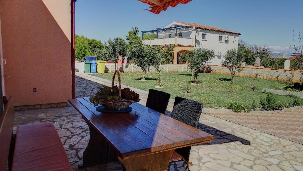 Studio Apartman I Mali Apartman Vir Exterior photo